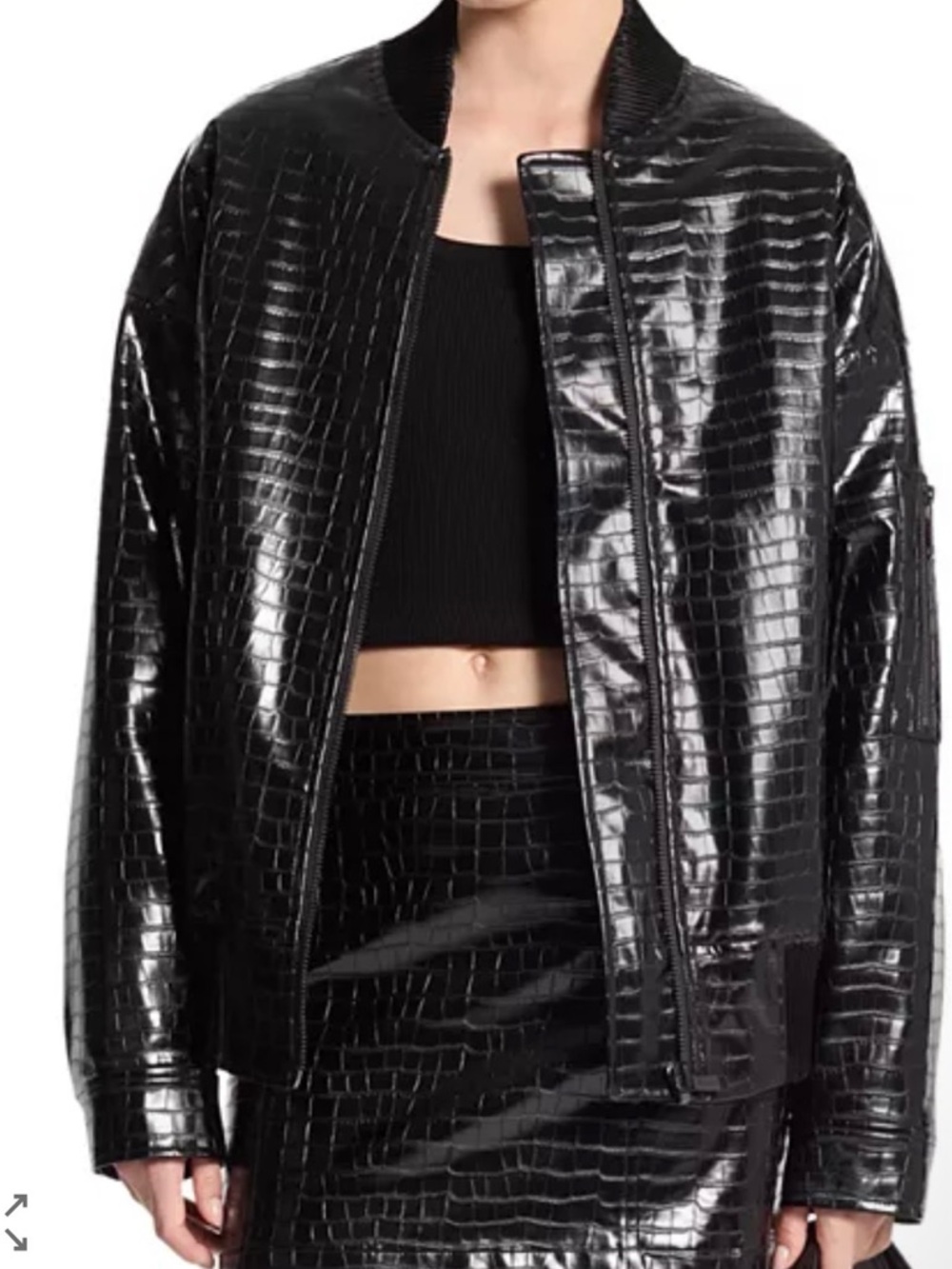 NEW MICHAEL Michael Kors
Crocodile Embossed Faux Leather -Size Medium